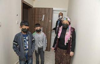 Mersin’de yangın mağduru ailenin evi yenilendi