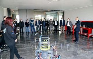 Mersinli sanayiciler ’Model Fabrika’yı inceledi