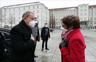 Milli Savunma Bakanı Akar, Alman mevkidaşı Karrenbauer...