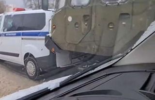 Moskova’da S-400 taşıyan araçlar zincirleme trafik...
