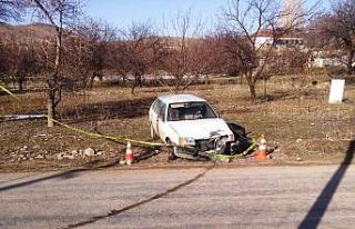 Motosiklet otomobil ile çarpıştı: 1 ölü