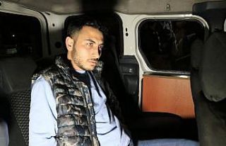 Motosikletli kişiye vurup kaçan otomobil sürücüsü...