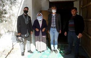 Muğla’da ihtiyaç sahibi kadının yardım mutluluğu