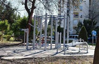 Muratpaşa’da yangında zarar gören park yenilendi