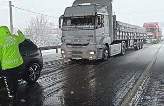 Mustafakemalpaşa-Susurluk yolunda araç geçişine...