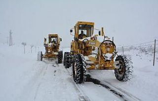 Niğde İl Özel İdaresi köy yollarını açtı