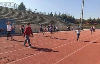 Normale dönüş hazırlıklarında gençler sporla...