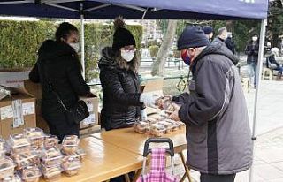Odunpazarı Belediyesi kandil simidi dağıttı
