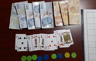 Ofisi kumarhaneye çevirmişler