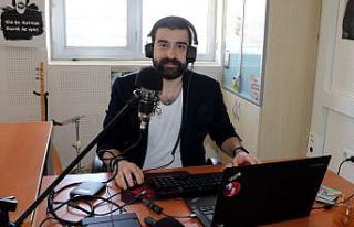Öğretmenler kurdukları radyo ile ders veriyor