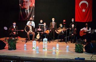 Öğretmenler ve öğrencilerden velilere moral müziği