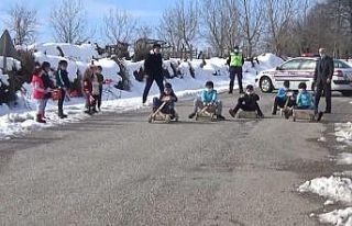 Okullarına kavuşan çocuklar ralli yaptı
