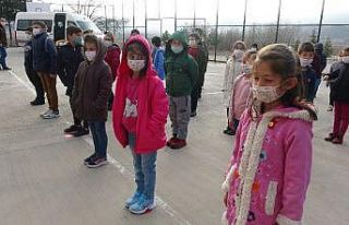 Okullarına kavuşan öğrenciler sevinç yaşadı