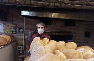 Onlara yasak yok, sıcak karşısında çalışmaya...