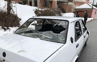 Önünü kestikleri aracın şoförünü darp ettikten...