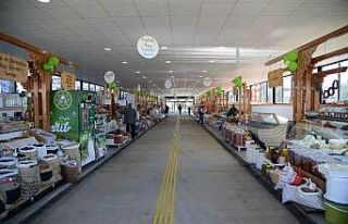 Organik Pazar vatandaşları sağlıklı ürünlerle...