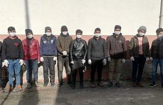 Osmaniye’de göçmen kaçakçısı uygulama noktasında...