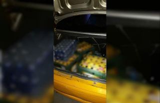 Otomobilden içki satarken yakalandı