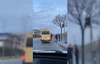 (Özel) Başakşehir’de minibüste sosyal mesafesiz...