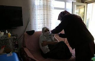 (Özel) Cumhurbaşkanı Erdoğan’ın elini öptüğü...