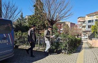 Özel düzenek ile hint keneviri yetiştiren doktor...