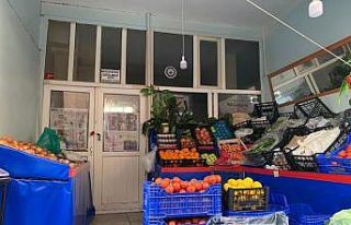 (Özel) İstanbul’da manav görünümlü kıraathaneye...