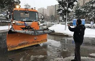 (Özel) Kar küreme sürücüsünden pes dedirten...