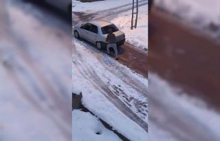 (Özel) Mahsur kalan aracı kurtarmak isteyen vatandaşın...