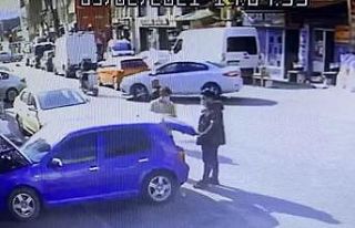 (Özel) Motosikletteki 2 kişinin takla attığı...