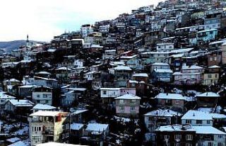 (Özel) Tarihi Bursa evleri karda başka güzel