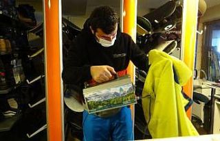 (Özel) Uludağ’da kayak malzemeleri tek tek dezenfekte...