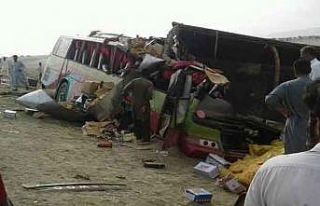 Pakistan’da feci kaza: 14 ölü
