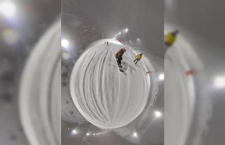 Palandöken Kayak Merkezi’nde snowboardçuların...