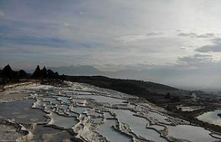Pamukkale’de fiyat artışı yerli turistleri etkilemiyor