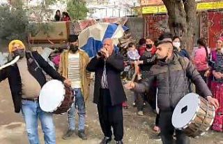 Pandemide işsiz kalan davulcular yardım bekliyor