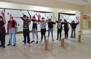 Pazaryeri’nde okçuluk kursuna yoğun ilgi