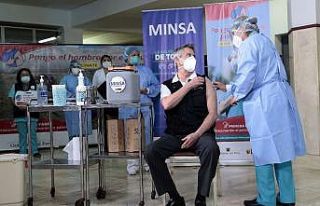 Peru Devlet Başkanı Sagasti Covid-19 aşısı oldu