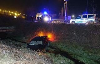 Polis ekipleri devriye atarken kanala uçan arabayı...