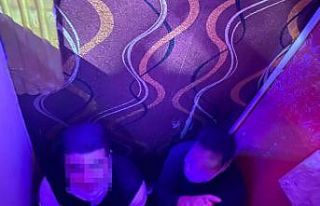 Polisi görünce kimi koltuk arkasına kimi dolaba...