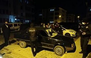 Pompalı tüfekle otomobile zarar veren 2 şüpheli...