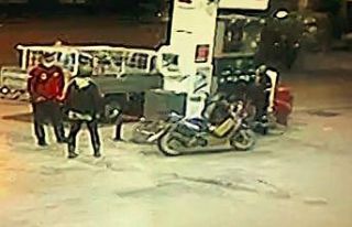 Pompalı tüfekli baskın yapıp 2 kişiyi yaralayan...