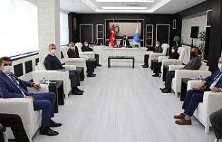 Rektör Karacoşkun tebrikleri kabul etti