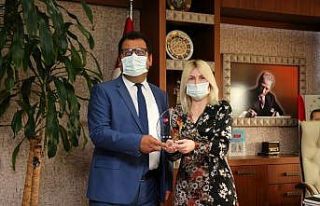 Rektör Özkan’a SivilAnT Projesine katkılarından...