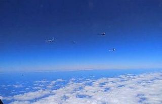 Rus savaş uçakları Fransız uçaklarını Karadeniz’de...