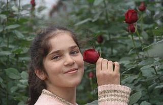 Rus sevgililerin "gülü" Adana’dan