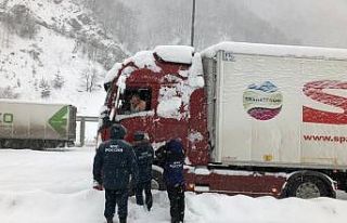 Rusya’da düşen çığın altında kalmaktan son...