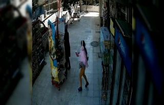 Rüzgarın sürüklediği stant gülümsetti