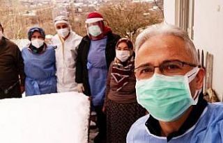 Sağlık ekipleri kar kış demeden aşılama çalışmalarını...