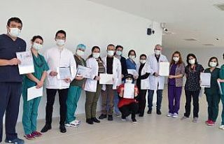 Sağlıkçılara öğrencilerden duygulandıran mektuplar