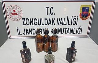 Sahte alkolle yakalanan 2 kişi gözaltına alındı